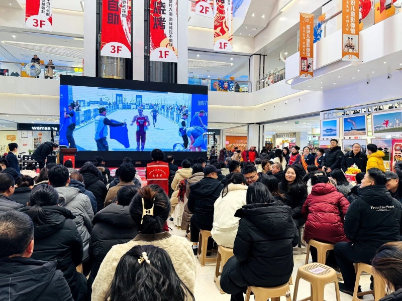 经开区开展防范非法集资“进商圈”宣传活动